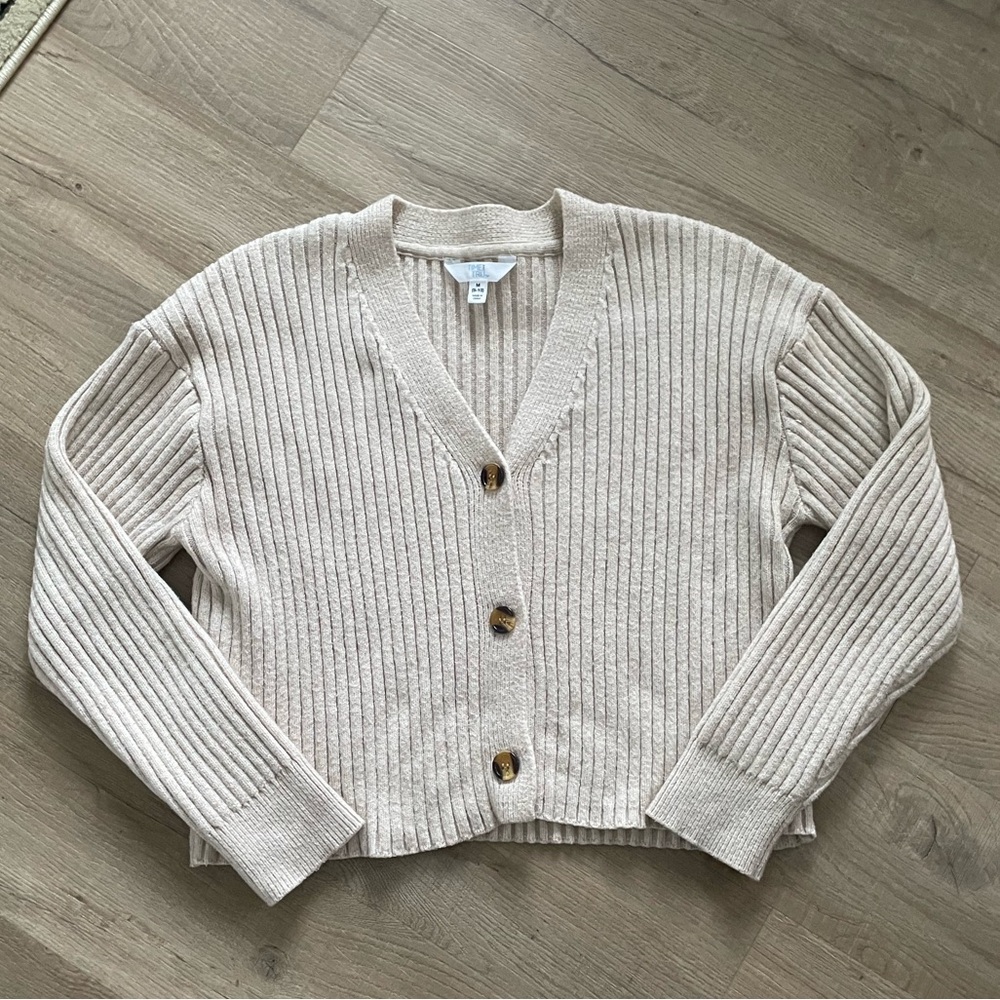 Time and Tru Cream Cropped Ribbed Cardigan Sweater